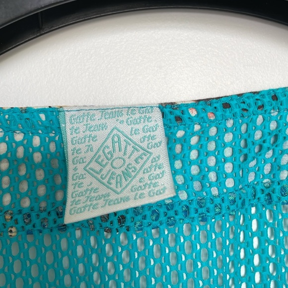 Italian buttoned meshed top - Picture 5 of 11